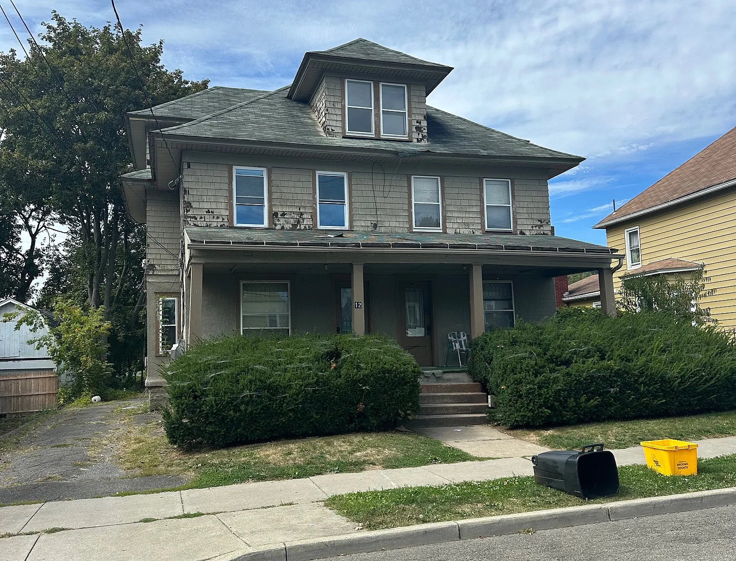 12 Lincoln Avenue - 2nd Floor Left — Photo 1