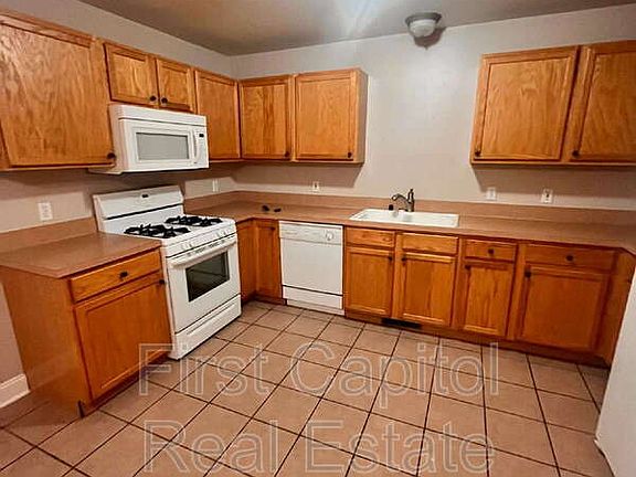 4th image of 310 York St