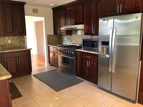 4th image of 5468 Glennan Ct