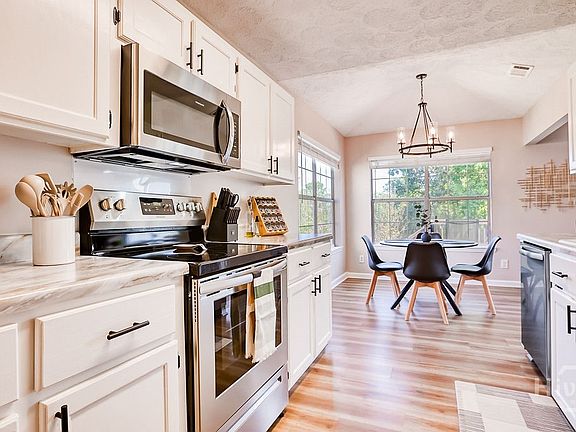 4th image of 161 Stockbridge Drive