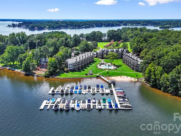 2121 Regatta Ln Unit 303, Denver, NC 28037