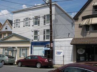 33 W Ridge St, Lansford, PA 18232