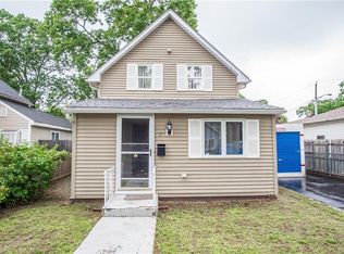 7 Wilcox St, Warwick, RI 02889