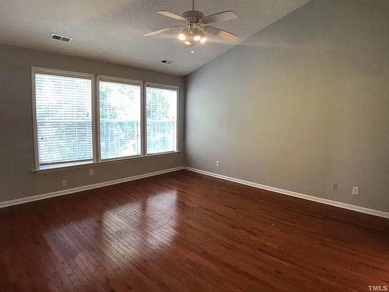 114 Hidden Rock Ct — Photo 13