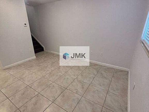 4th image of 14040 NE 2nd Ave #14042