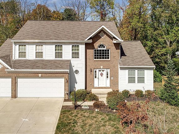 2nd image of 61 Woodhaul Ct