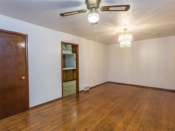 5th image of 938 SW 56th St