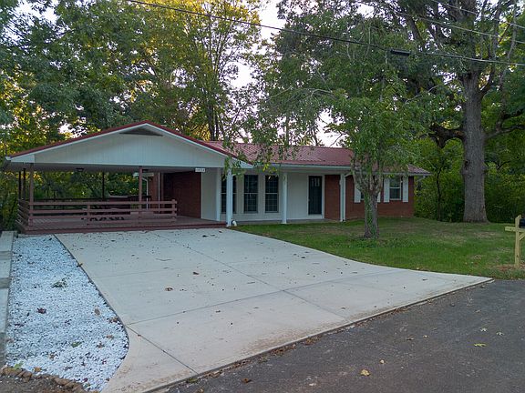 2nd image of 1072 Sunset Cir
