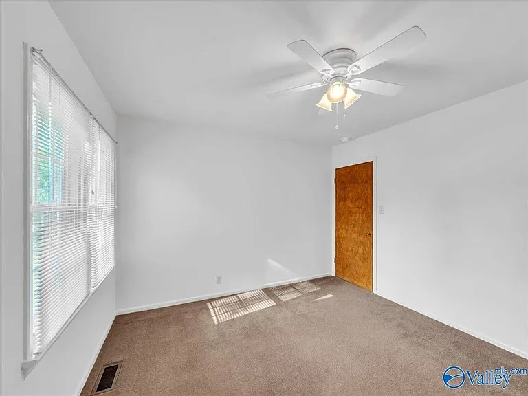 422 Karter St NW — Photo 17