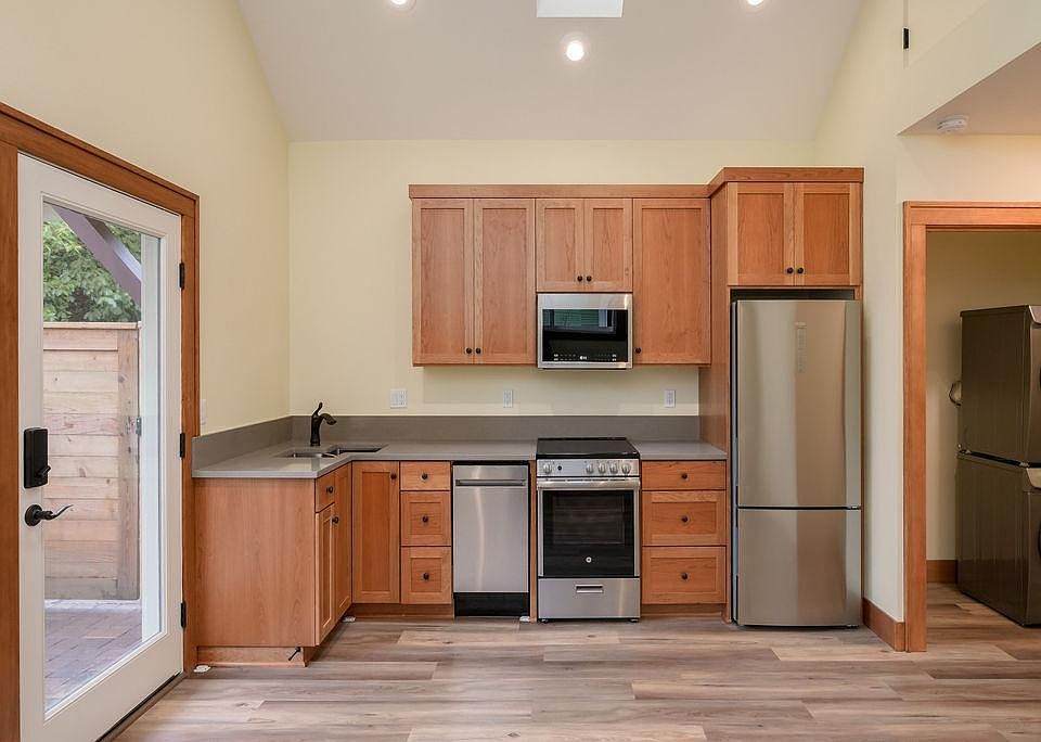 Kitchen and entrance