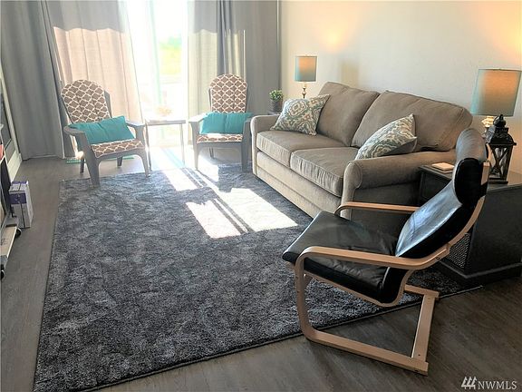 3rd image of 304 14th St NW #119