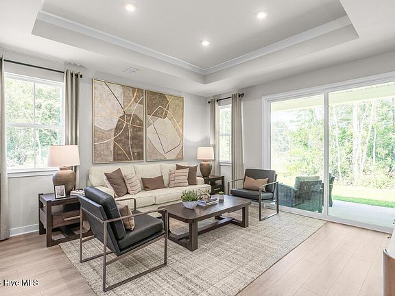4th image of 3017 Lebel Drive NE