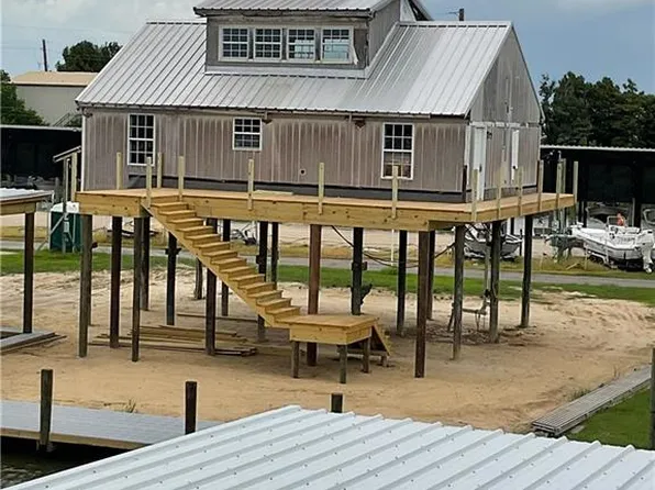 4530 Chagnard Dr, New Orleans, LA 70129