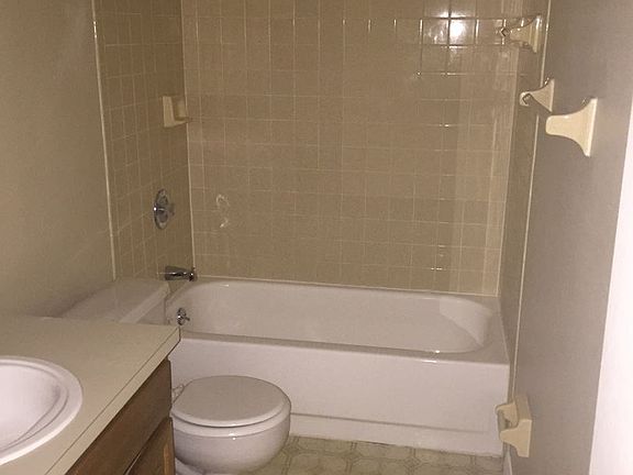 4th image of 2179 Crandon Ave