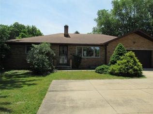 12661 Gardenside Dr, North Royalton, OH