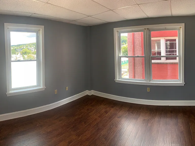 336 E Lincoln Highway — Photo 44