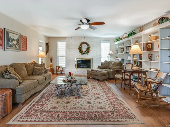 2110 Rest Haven Dr, San Antonio, TX 78232