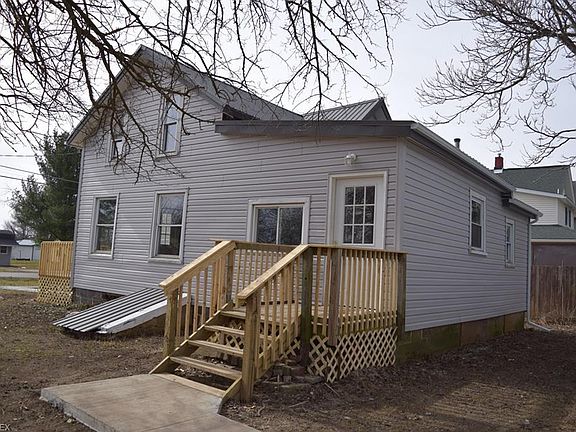 2nd image of 118 Sterling St
