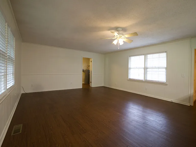 1030 Cumberland Dr — Photo 4