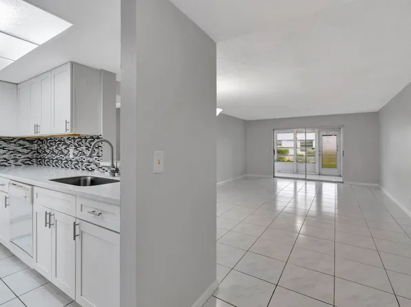 6525 S Oriole Boulevard #101 J, Delray Beach, FL 33446