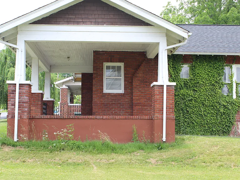 305 Allen Ave — Photo 16