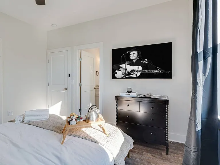 5627 Lenox Ave — Photo 15