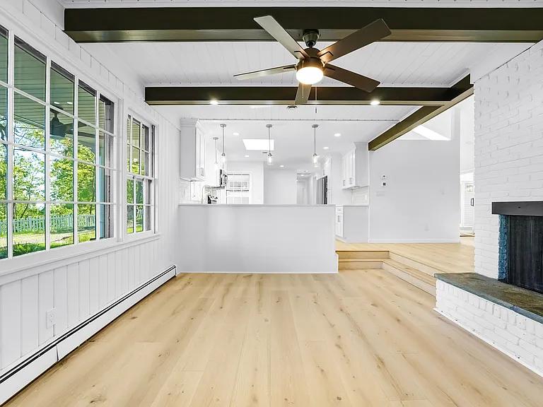 306 Warrenville Rd — Photo 10