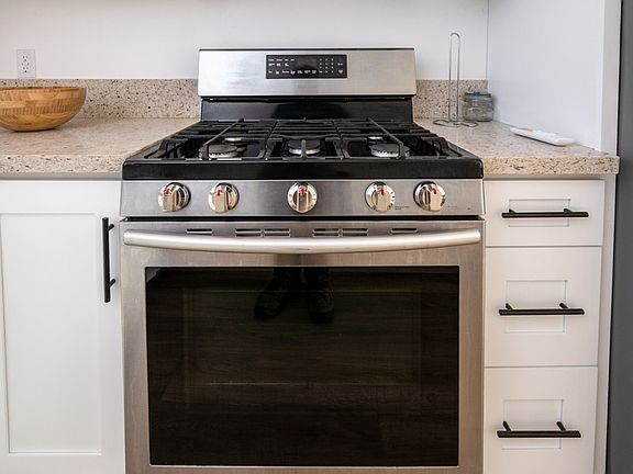 5th image of 4727 1/2 W 18th St #4