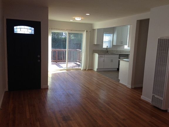 Open concept living, dining & kitchen