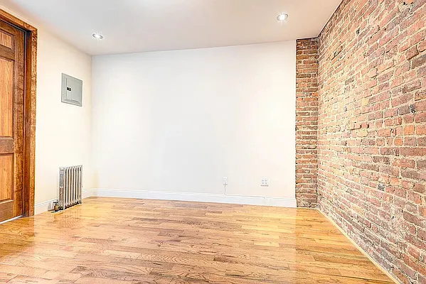 Rented by Executive Towers  | media 7