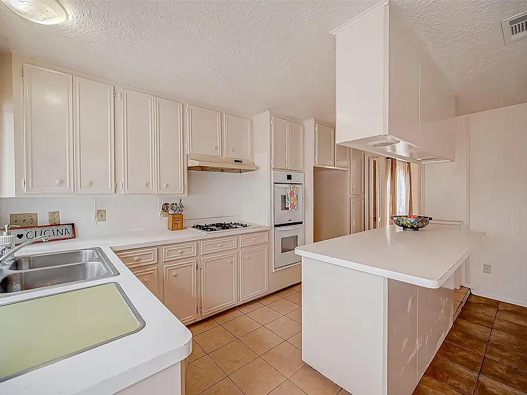 10607 Silkwood Dr — Photo 20