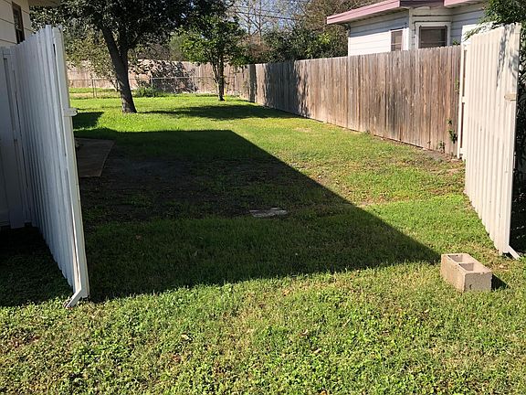 plenty of room for a trailer or boat storage