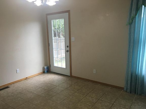 5th image of 2421 Aster Ln