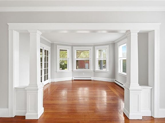 3rd image of 1213 Smith St