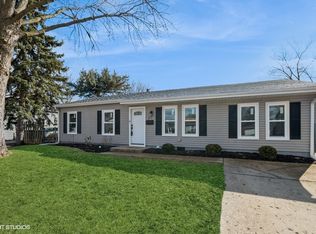 211 McKool Ave, Romeoville, IL 60446