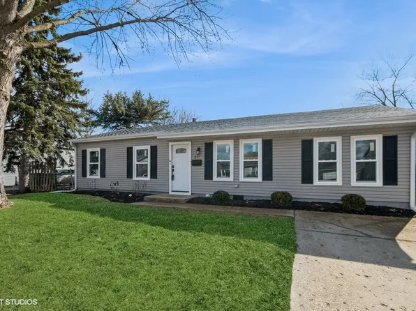 211 McKool Ave, Romeoville, IL 60446