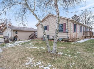 21595 Marcellus Rd, Three Rivers, MI 49093