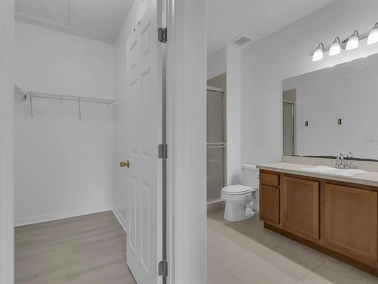 4210 Windsor Lake Cir — Photo 10