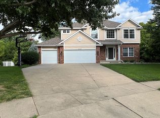 6307 Stanmore Ct, Johnston, IA 50131