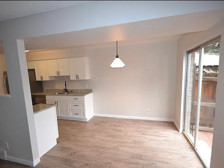 9865 Lane St — Photo 3