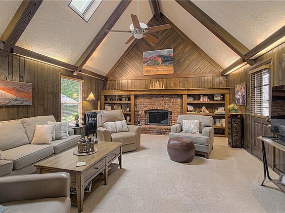 5th image of 1144 Camelot Dr