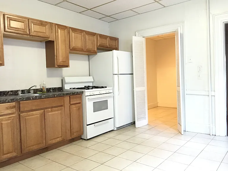 179 Harvard St #2 — Photo 9