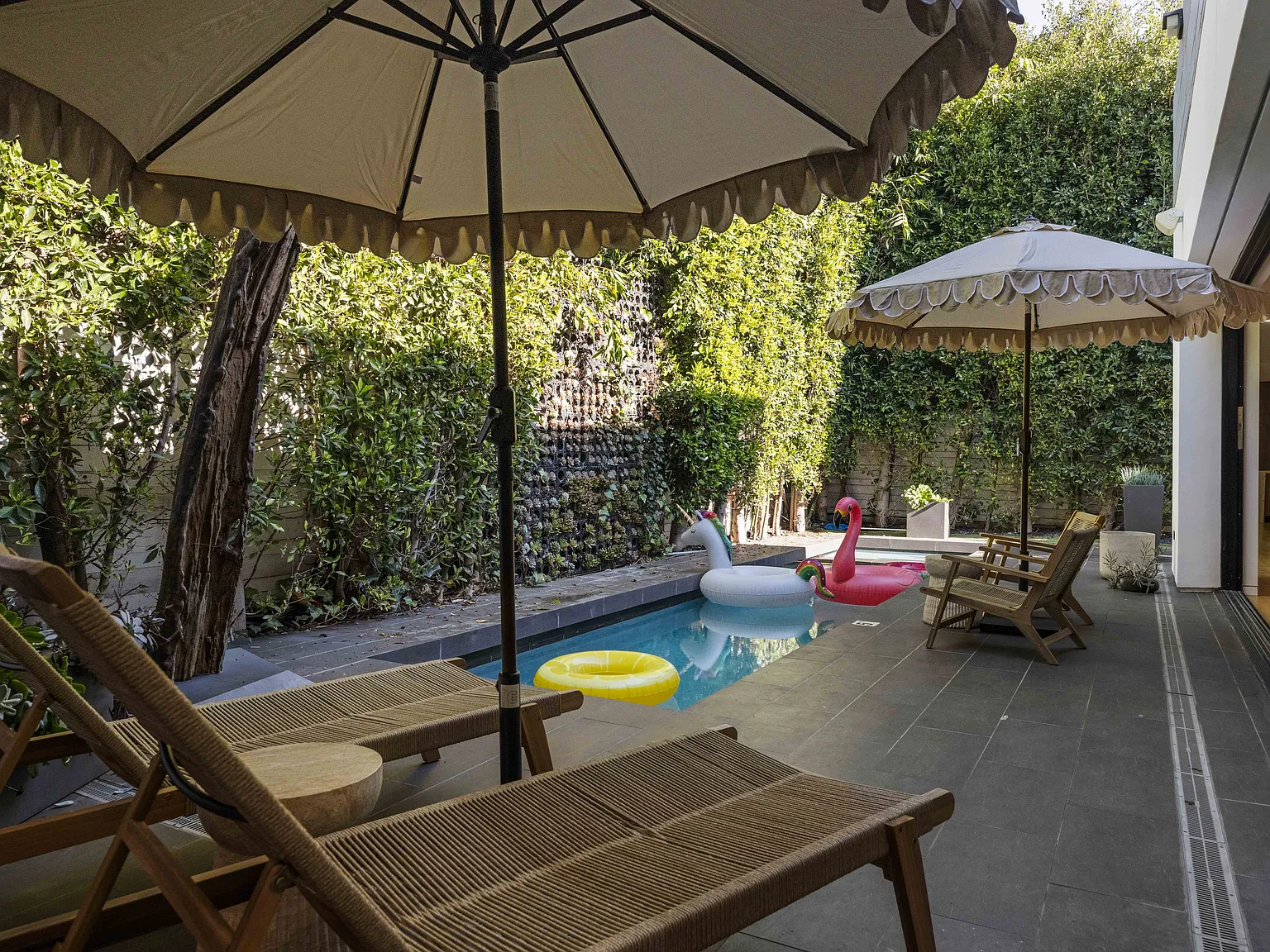 5 bed, 3715 sqft, $25,000 — Photo 2