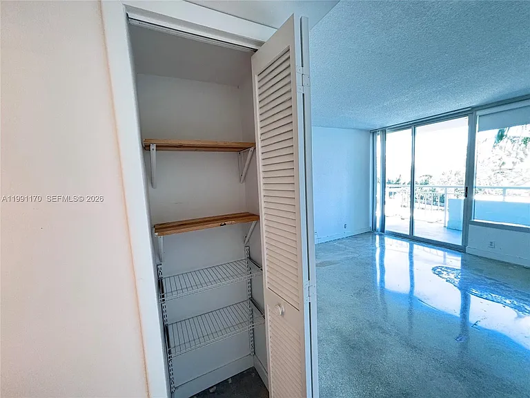 400 S Pointe Dr #408 — Photo 9