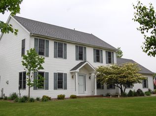 N74W24316 Viola Ct, Sussex, WI 53089