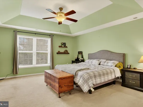 303 Brook Meadow Dr, Mechanicsburg, PA 17050