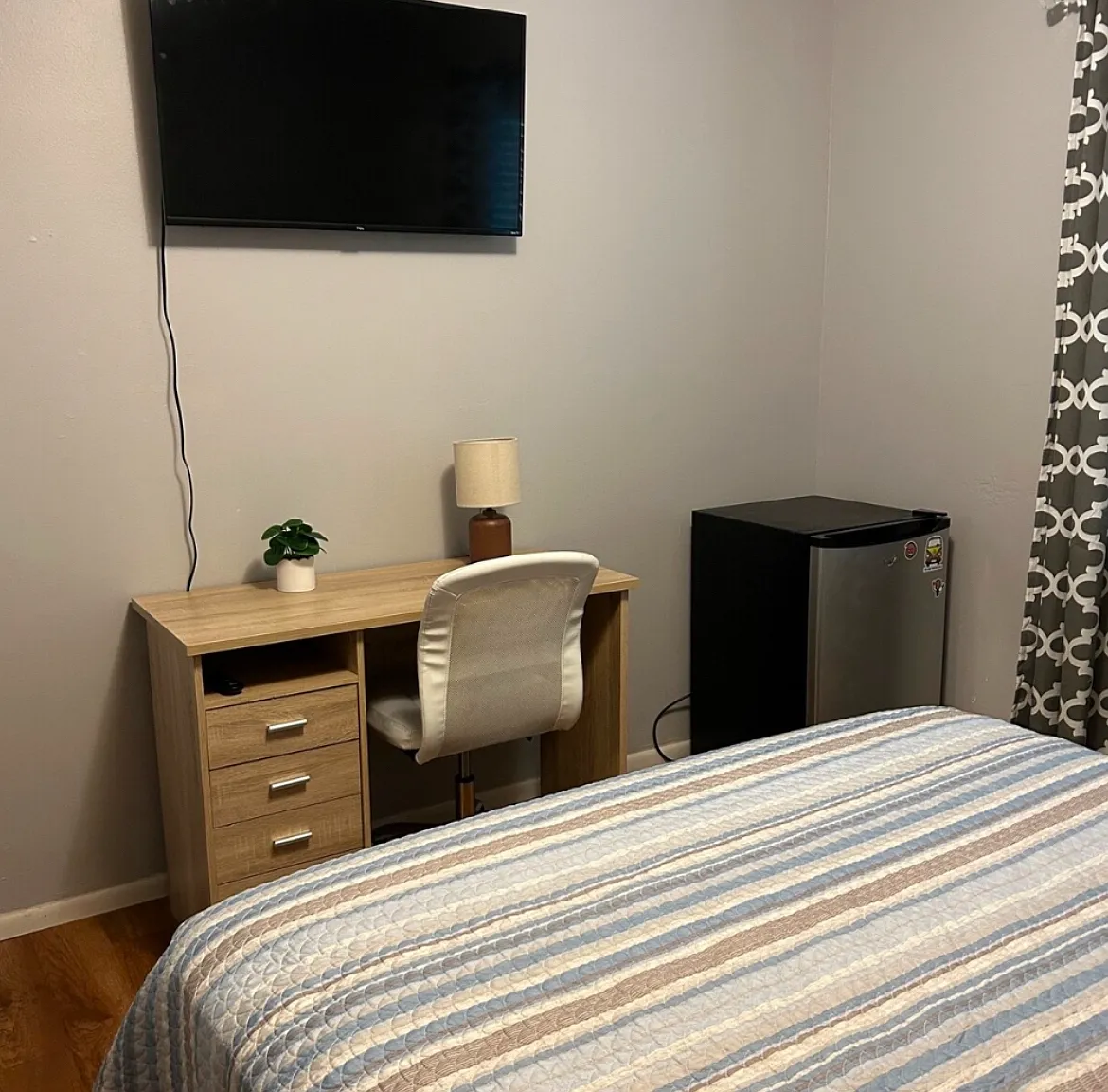 4 bed, 2092 sqft, $1,000 — Photo 4