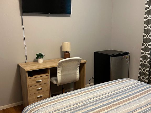 4th image of 8840 Larwin Ln