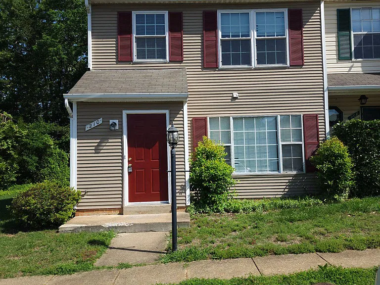210 Windsor Ridge Ct — Photo 1