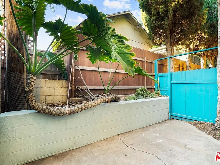 941 N San Vicente Blvd #5 — Photo 18